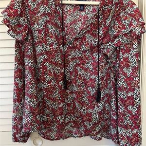 Floral Red and White Women's Top - EUC
